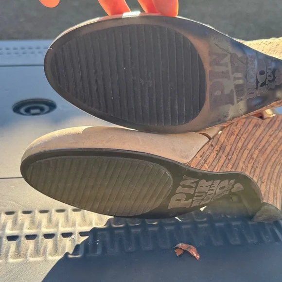 John Fluevog Cream Multi-Buckle Heels Pindowns Farrah - Picture 5 of 7